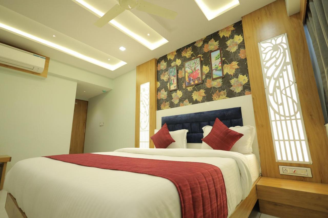 Hotel Rk Fortune Ahmadabad Zewnętrze zdjęcie
