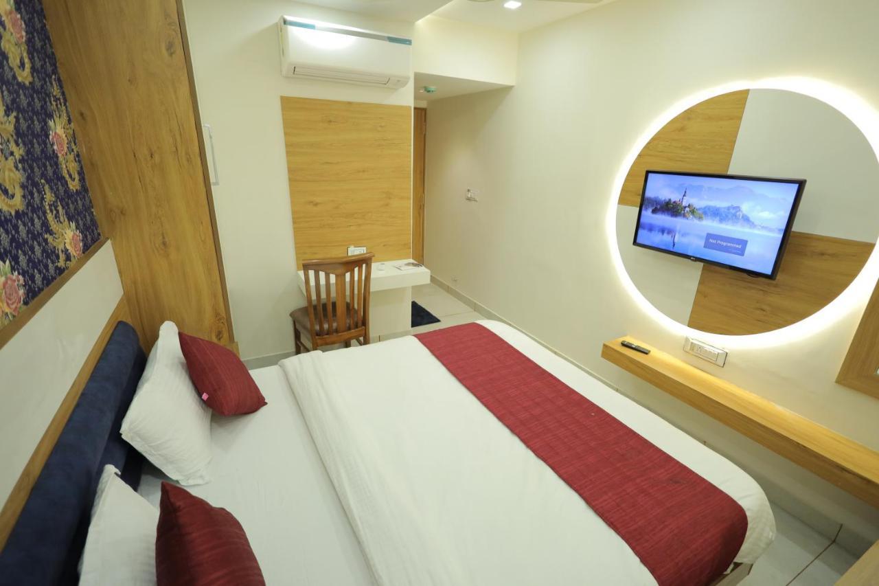 Hotel Rk Fortune Ahmadabad Zewnętrze zdjęcie