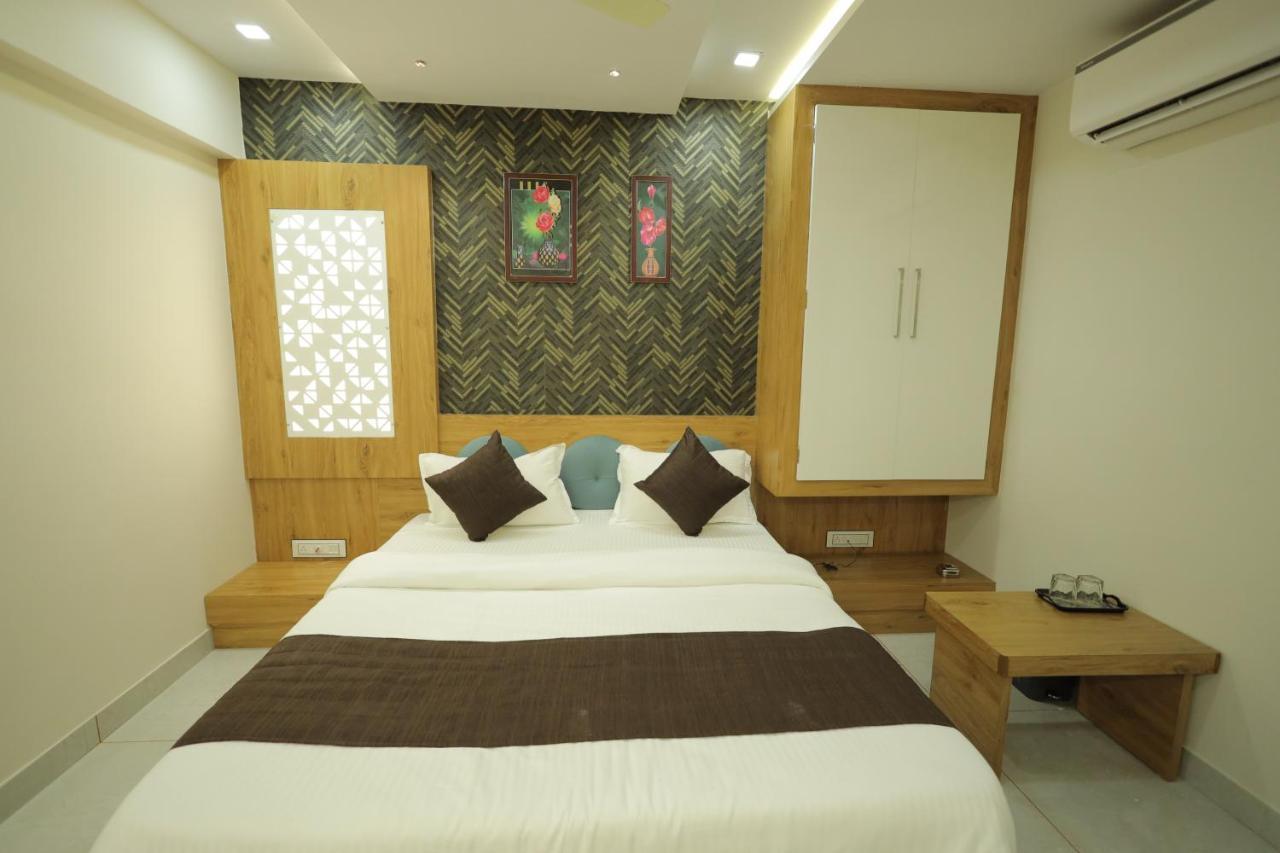 Hotel Rk Fortune Ahmadabad Zewnętrze zdjęcie