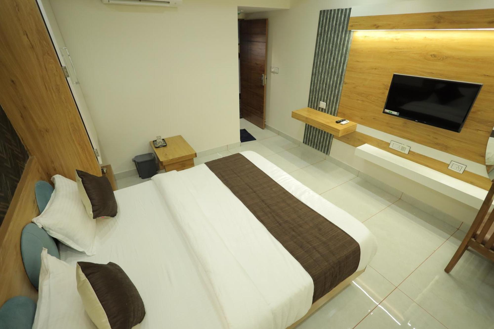 Hotel Rk Fortune Ahmadabad Zewnętrze zdjęcie